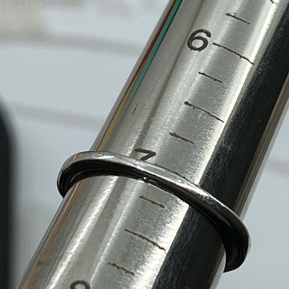 Vintage 925 FAS Sterling Silver Ring Size 7 CZ Solitaire & Channel Accents - Picture 16 of 17